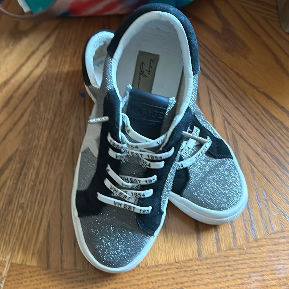 Vintage Harvana ladies size 7.5 black and glitter silver sneakers